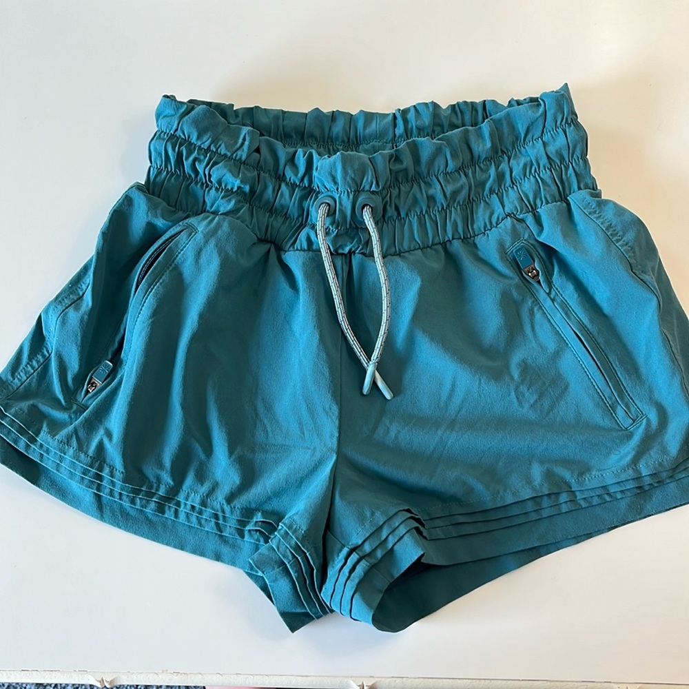 Athleta shorts with pockets size L/12 Girls
